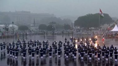 Beating Retreat 2023 Video: Military Bands Enthrall Audience During Ceremony at Vijay Chowk Amid Heavy Rains in Delhi